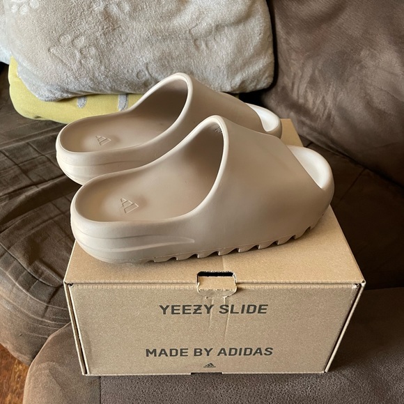 Yeezy Slides “Pure” - Picture 4 of 4